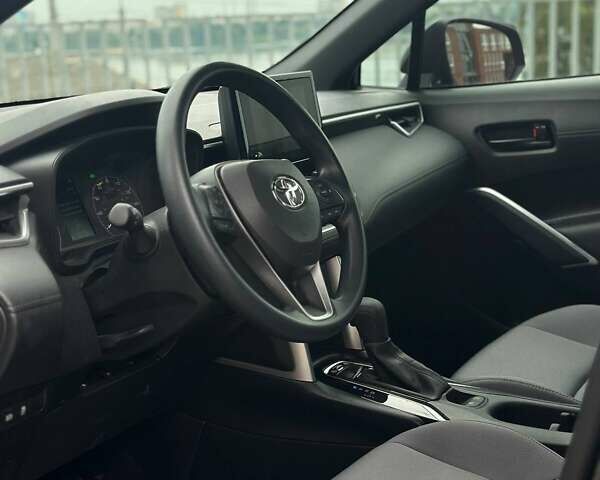 Черный Тойота Corolla Cross, объемом двигателя 2 л и пробегом 8 тыс. км за 29500 $, фото 10 на Automoto.ua