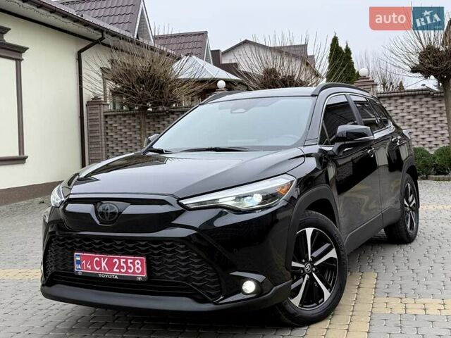 Чорний Тойота Corolla Cross, об'ємом двигуна 2 л та пробігом 5 тис. км за 29700 $, фото 1 на Automoto.ua