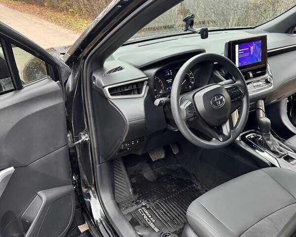 Черный Тойота Corolla Cross, объемом двигателя 2 л и пробегом 29 тыс. км за 31500 $, фото 4 на Automoto.ua