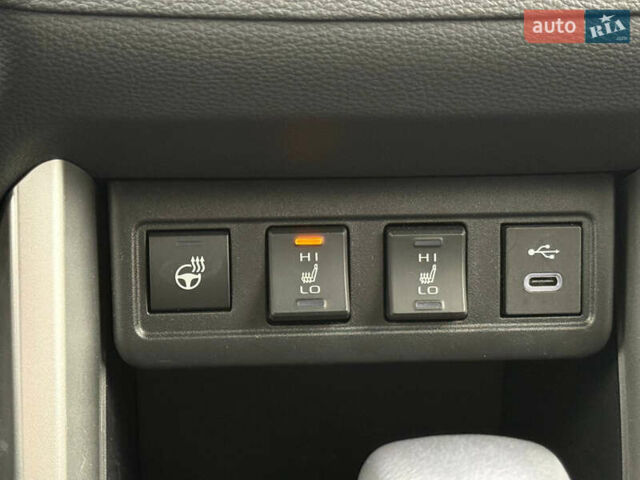 Красный Тойота Corolla Cross, объемом двигателя 2 л и пробегом 5 тыс. км за 38547 $, фото 22 на Automoto.ua