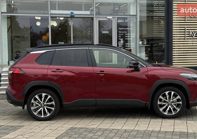 Красный Тойота Corolla Cross, объемом двигателя 2 л и пробегом 5 тыс. км за 38547 $, фото 4 на Automoto.ua
