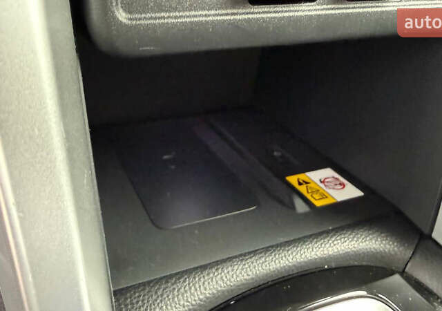 Красный Тойота Corolla Cross, объемом двигателя 2 л и пробегом 5 тыс. км за 38547 $, фото 29 на Automoto.ua