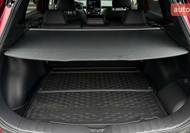 Красный Тойота Corolla Cross, объемом двигателя 2 л и пробегом 5 тыс. км за 38547 $, фото 27 на Automoto.ua