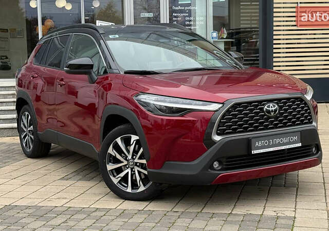 Красный Тойота Corolla Cross, объемом двигателя 2 л и пробегом 5 тыс. км за 38547 $, фото 3 на Automoto.ua