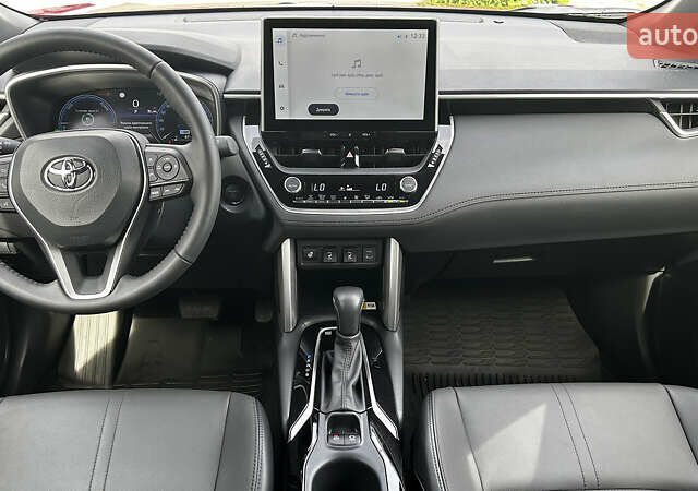 Красный Тойота Corolla Cross, объемом двигателя 1.99 л и пробегом 1 тыс. км за 38907 $, фото 14 на Automoto.ua