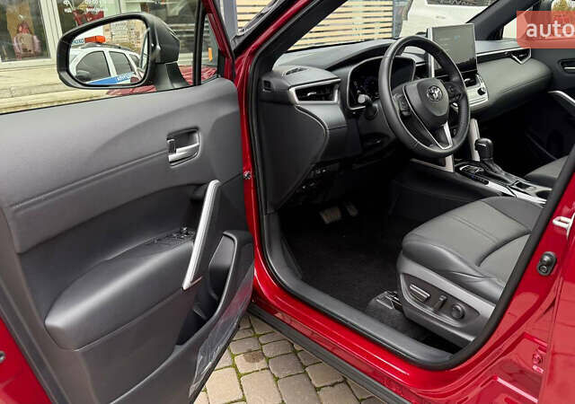 Красный Тойота Corolla Cross, объемом двигателя 2 л и пробегом 5 тыс. км за 38547 $, фото 9 на Automoto.ua