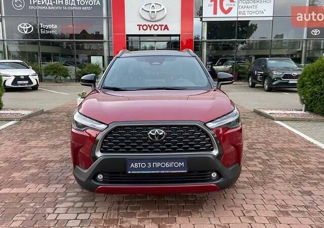 Красный Тойота Corolla Cross, объемом двигателя 2 л и пробегом 2 тыс. км за 38900 $, фото 4 на Automoto.ua