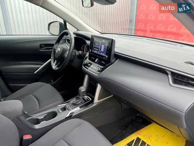 Серый Тойота Corolla Cross, объемом двигателя 2 л и пробегом 4 тыс. км за 24000 $, фото 50 на Automoto.ua
