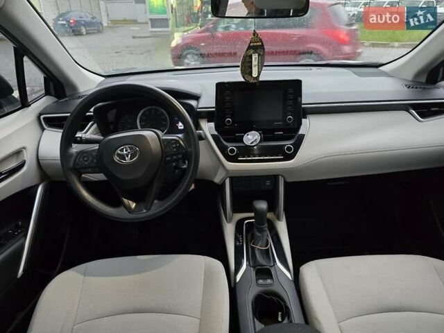 Серый Тойота Corolla Cross, объемом двигателя 2 л и пробегом 78 тыс. км за 23999 $, фото 31 на Automoto.ua