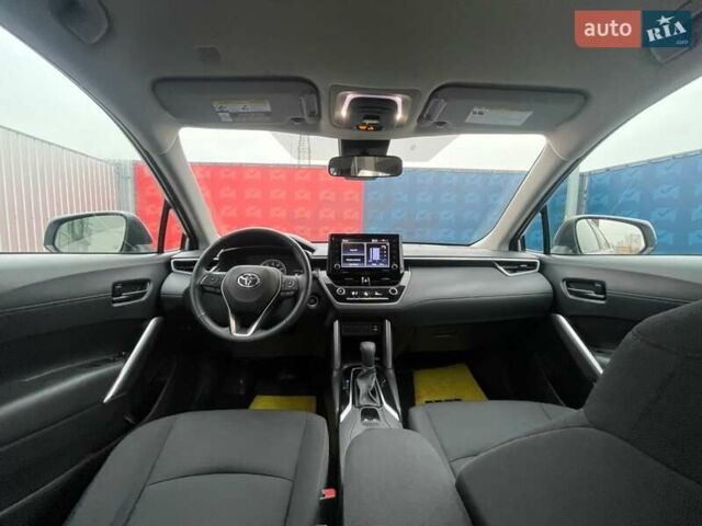 Серый Тойота Corolla Cross, объемом двигателя 2 л и пробегом 4 тыс. км за 24000 $, фото 47 на Automoto.ua