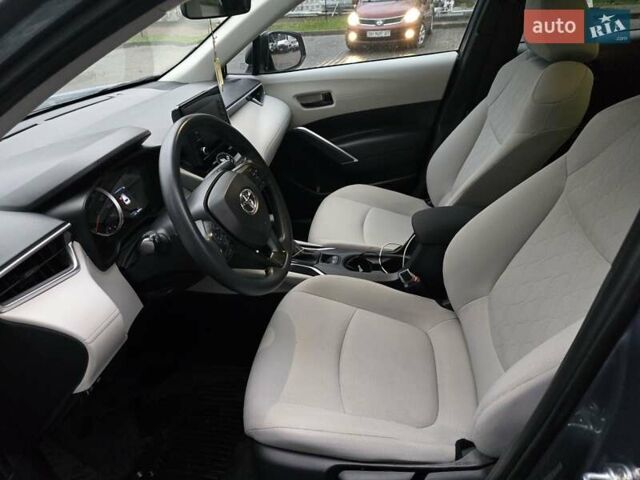 Серый Тойота Corolla Cross, объемом двигателя 2 л и пробегом 78 тыс. км за 23999 $, фото 20 на Automoto.ua