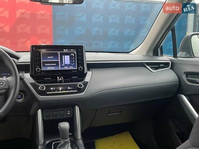 Серый Тойота Corolla Cross, объемом двигателя 2 л и пробегом 4 тыс. км за 24000 $, фото 25 на Automoto.ua