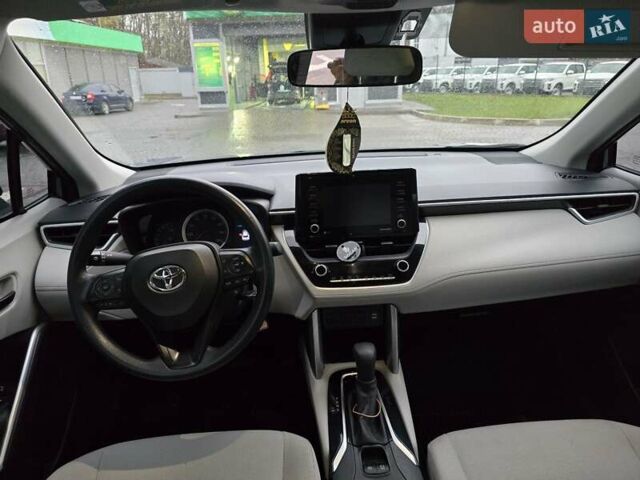Серый Тойота Corolla Cross, объемом двигателя 2 л и пробегом 78 тыс. км за 23999 $, фото 22 на Automoto.ua