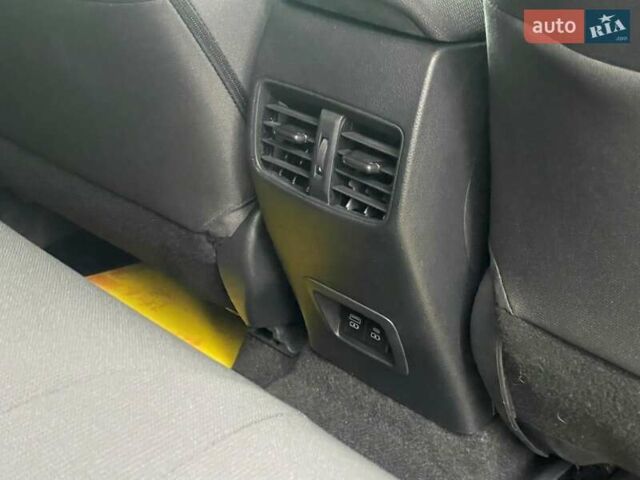 Серый Тойота Corolla Cross, объемом двигателя 2 л и пробегом 4 тыс. км за 24000 $, фото 52 на Automoto.ua