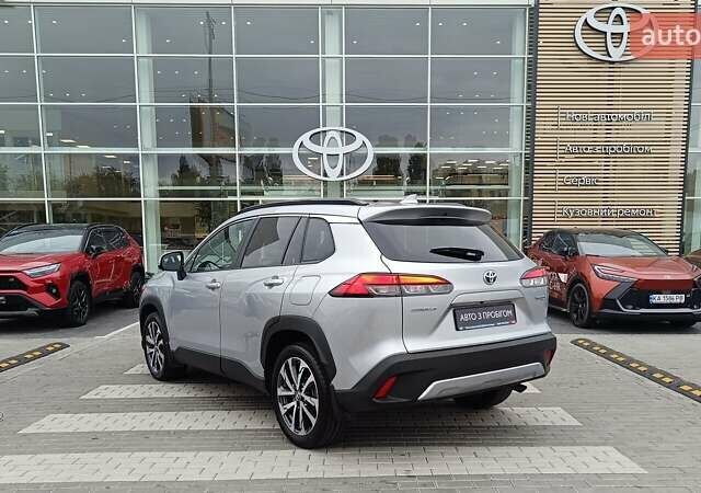 Серый Тойота Corolla Cross, объемом двигателя 2 л и пробегом 46 тыс. км за 33413 $, фото 1 на Automoto.ua