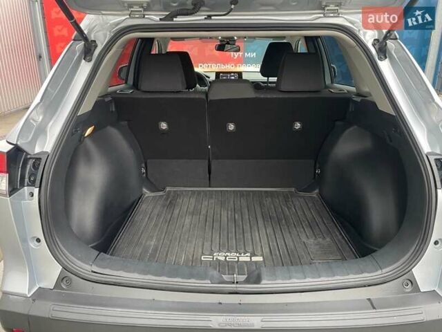 Серый Тойота Corolla Cross, объемом двигателя 2 л и пробегом 4 тыс. км за 24000 $, фото 53 на Automoto.ua