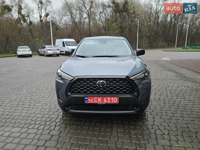 Серый Тойота Corolla Cross, объемом двигателя 2 л и пробегом 78 тыс. км за 23999 $, фото 1 на Automoto.ua