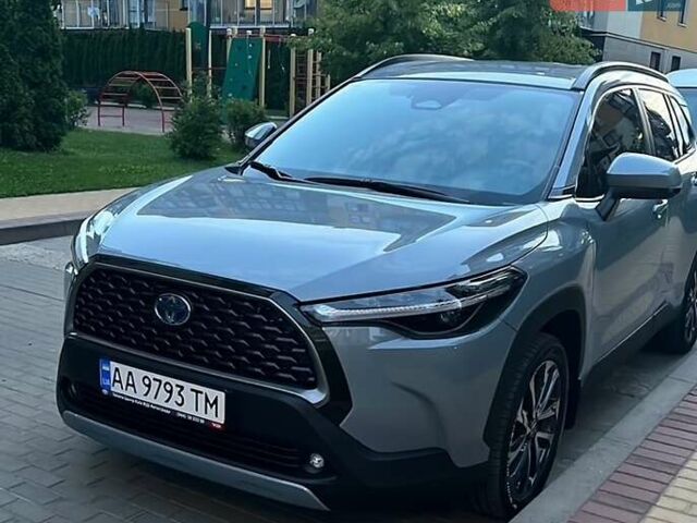 Серый Тойота Corolla Cross, объемом двигателя 2 л и пробегом 57 тыс. км за 34000 $, фото 1 на Automoto.ua