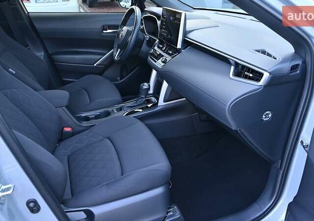Серый Тойота Corolla Cross, объемом двигателя 2 л и пробегом 12 тыс. км за 31550 $, фото 5 на Automoto.ua