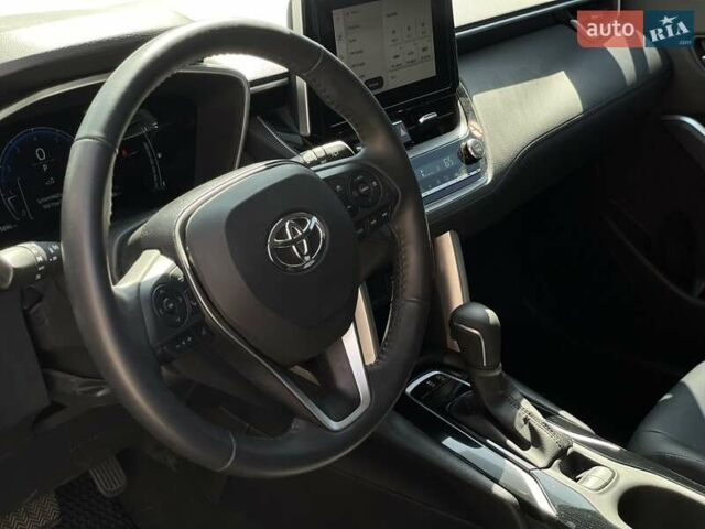 Серый Тойота Corolla Cross, объемом двигателя 2 л и пробегом 5 тыс. км за 24999 $, фото 13 на Automoto.ua
