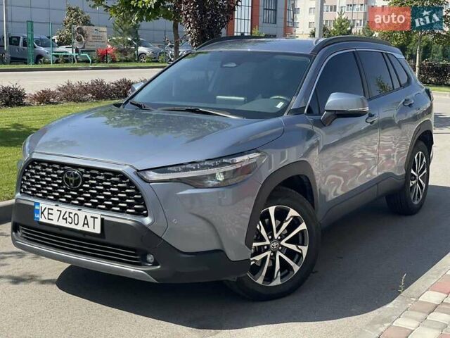 Серый Тойота Corolla Cross, объемом двигателя 2 л и пробегом 5 тыс. км за 24999 $, фото 2 на Automoto.ua