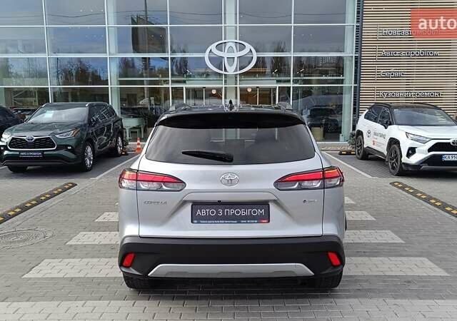 Серый Тойота Corolla Cross, объемом двигателя 2 л и пробегом 16 тыс. км за 39681 $, фото 3 на Automoto.ua