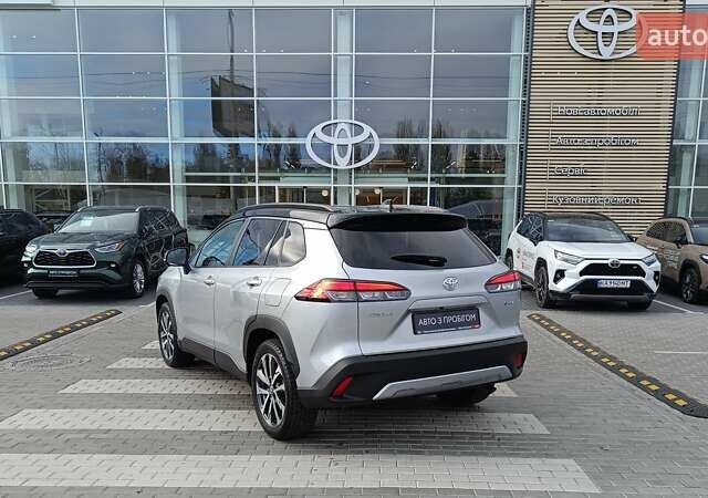 Серый Тойота Corolla Cross, объемом двигателя 2 л и пробегом 16 тыс. км за 39681 $, фото 1 на Automoto.ua