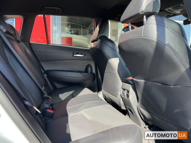 Серый Тойота Corolla Cross, объемом двигателя 2 л и пробегом 4 тыс. км за 38779 $, фото 10 на Automoto.ua