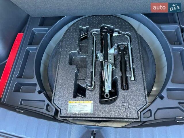 Серый Тойота Corolla Cross, объемом двигателя 1.99 л и пробегом 1 тыс. км за 28500 $, фото 3 на Automoto.ua
