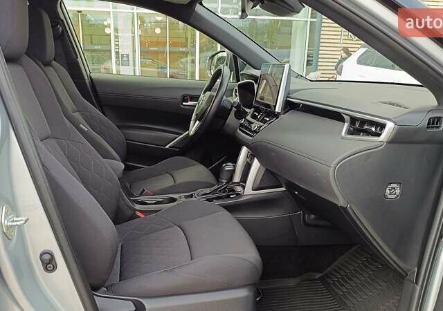 Серый Тойота Corolla Cross, объемом двигателя 2 л и пробегом 16 тыс. км за 39681 $, фото 5 на Automoto.ua