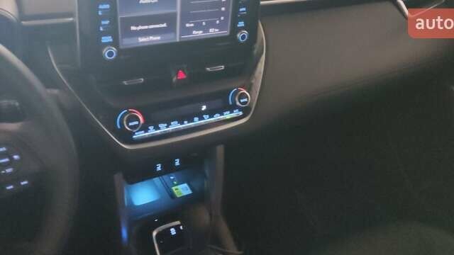 Синий Тойота Corolla Cross, объемом двигателя 1.99 л и пробегом 2 тыс. км за 25299 $, фото 2 на Automoto.ua