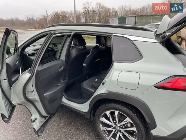 Зелений Тойота Corolla Cross, об'ємом двигуна 2 л та пробігом 49 тис. км за 35500 $, фото 7 на Automoto.ua