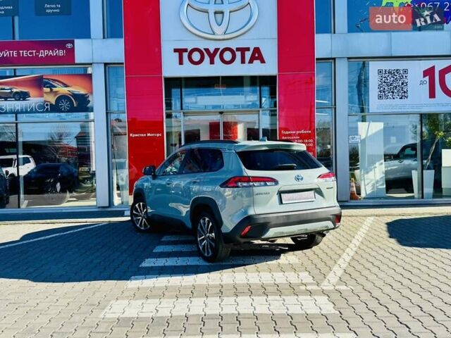 Зеленый Тойота Corolla Cross, объемом двигателя 2 л и пробегом 19 тыс. км за 36437 $, фото 1 на Automoto.ua