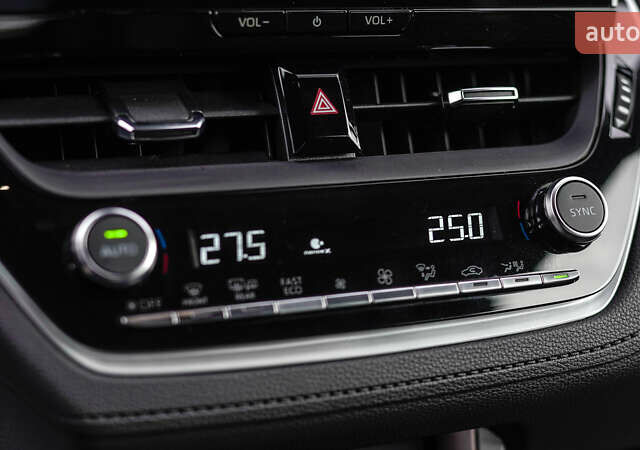 Зеленый Тойота Corolla Cross, объемом двигателя 2 л и пробегом 20 тыс. км за 37687 $, фото 28 на Automoto.ua