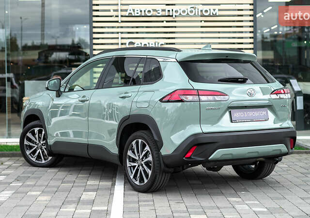 Зеленый Тойота Corolla Cross, объемом двигателя 2 л и пробегом 20 тыс. км за 37687 $, фото 1 на Automoto.ua