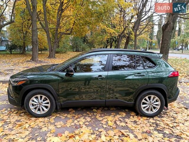Зеленый Тойота Corolla Cross, объемом двигателя 1.99 л и пробегом 1 тыс. км за 29000 $, фото 4 на Automoto.ua