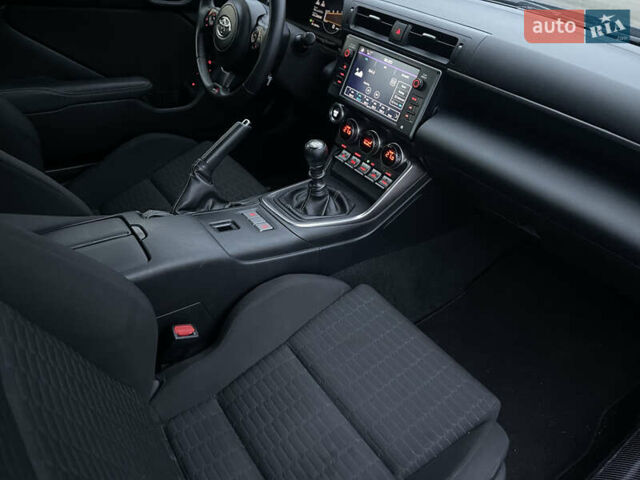 Синий Тойота GR86, объемом двигателя 2.39 л и пробегом 56 тыс. км за 22800 $, фото 8 на Automoto.ua
