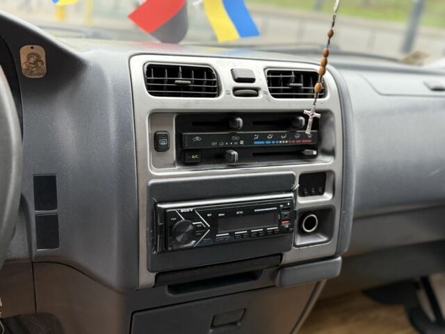 Белый Тойота Grand Hiace, объемом двигателя 2.5 л и пробегом 412 тыс. км за 4499 $, фото 8 на Automoto.ua