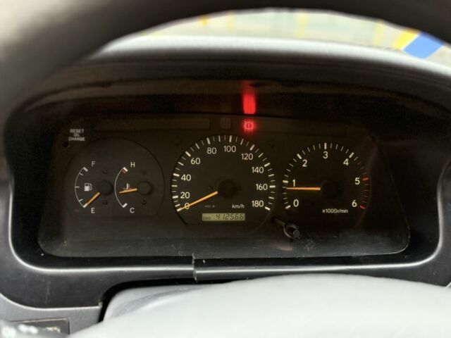 Белый Тойота Grand Hiace, объемом двигателя 2.5 л и пробегом 412 тыс. км за 4499 $, фото 7 на Automoto.ua