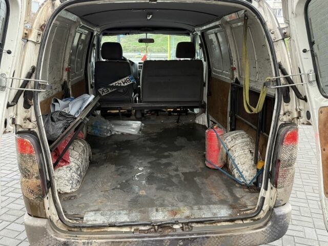 Белый Тойота Grand Hiace, объемом двигателя 2.5 л и пробегом 412 тыс. км за 4499 $, фото 10 на Automoto.ua