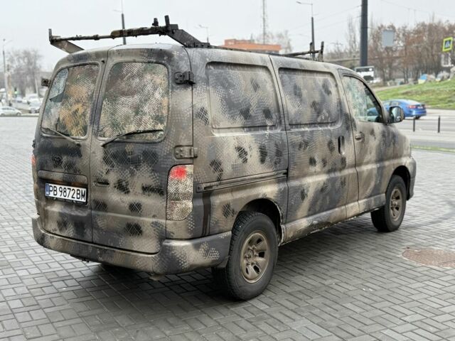 Белый Тойота Grand Hiace, объемом двигателя 2.5 л и пробегом 412 тыс. км за 4499 $, фото 3 на Automoto.ua