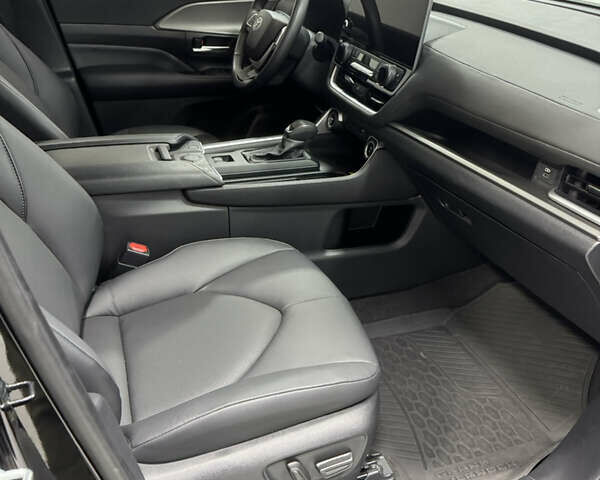 Черный Тойота Grand Highlander, объемом двигателя 2.5 л и пробегом 45 тыс. км за 67000 $, фото 15 на Automoto.ua