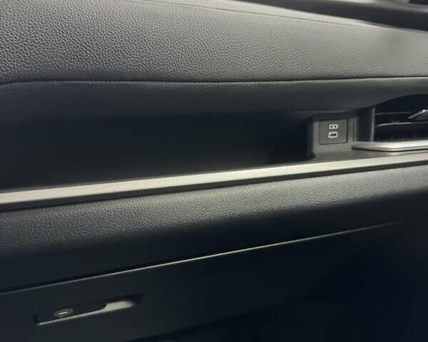 Черный Тойота Grand Highlander, объемом двигателя 2.5 л и пробегом 45 тыс. км за 67000 $, фото 32 на Automoto.ua