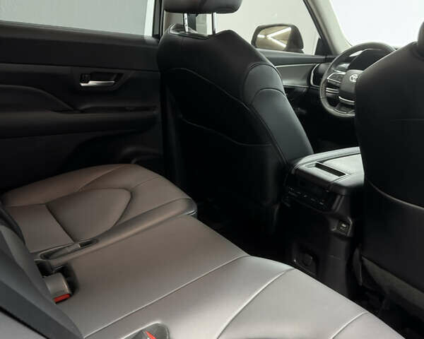 Черный Тойота Grand Highlander, объемом двигателя 2.5 л и пробегом 45 тыс. км за 67000 $, фото 23 на Automoto.ua