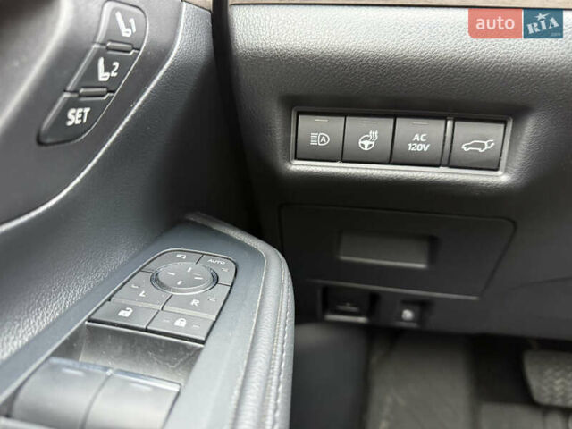 Сірий Тойота Grand Highlander, об'ємом двигуна 2.5 л та пробігом 33 тис. км за 69500 $, фото 16 на Automoto.ua