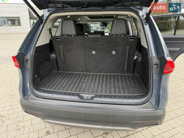 Сірий Тойота Grand Highlander, об'ємом двигуна 2.5 л та пробігом 33 тис. км за 69500 $, фото 22 на Automoto.ua