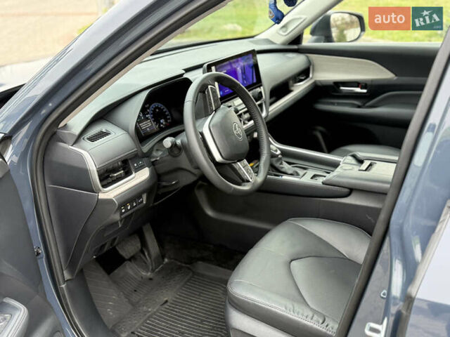 Сірий Тойота Grand Highlander, об'ємом двигуна 2.5 л та пробігом 33 тис. км за 69500 $, фото 12 на Automoto.ua