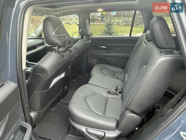 Сірий Тойота Grand Highlander, об'ємом двигуна 2.5 л та пробігом 33 тис. км за 69500 $, фото 19 на Automoto.ua