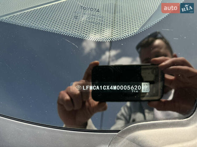 Белый Тойота Izoa, объемом двигателя 0 л и пробегом 33 тыс. км за 20300 $, фото 15 на Automoto.ua