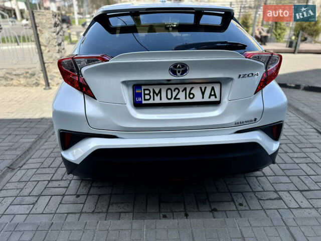 Белый Тойота Izoa, объемом двигателя 0 л и пробегом 33 тыс. км за 20300 $, фото 1 на Automoto.ua